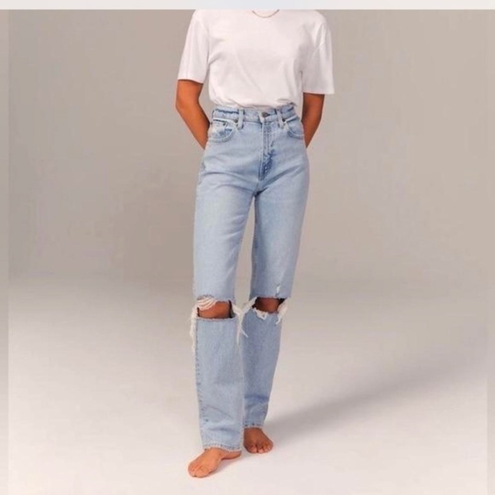 Abercrombie & Fitch The 90’s Straight Ultra High Rise 2 Short